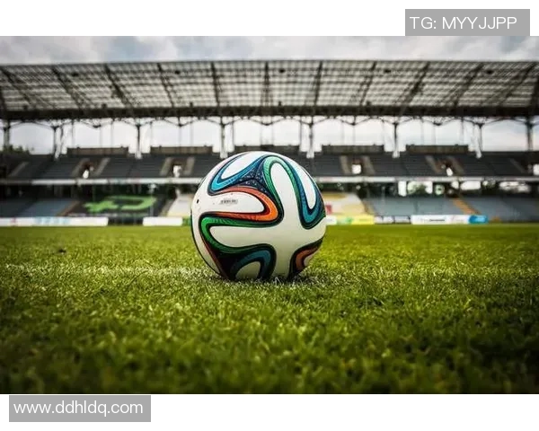 二选一足球球星特效图：谁能在场上展现更强实力引领潮流